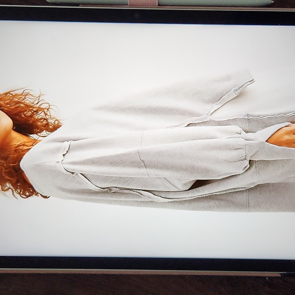 FREE PEOPLE We The Free Camden Sweatshirt In Sand Heather Grey in sz Medium - Picture 2 of 4